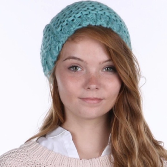 Teal Blue Oversized Knit Winter Beanie - Picture 2 of 3